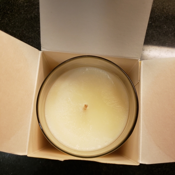 Stella Mare Lilac Soy Candle New in Box - Picture 6 of 12